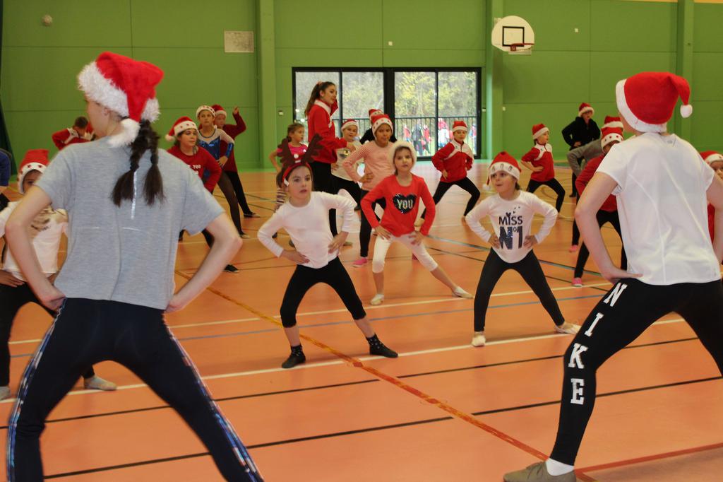 Photo 006 - Club de Twirling baton de L'oison