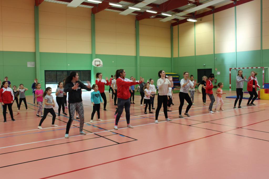 Photo 007 - Club de Twirling baton de L'oison